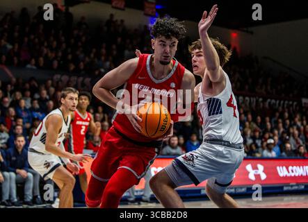 09 novembre 2023 Moraga, CA États-Unis L'attaquant du Nouveau-Mexique Mustapha Amzil (22) va au panier lors du match de basket-ball masculin de la NCAA entre les Lobos du Nouveau-Mexique et les Gaels de Saint Mary. Saint MaryÃ¢â‚¬â„¢a battu le Nouveau-Mexique 72-58 à l'University Credit Union Pavilion Moraga Calif. Thurman James / CSM (crédit image : © Thurman James/CSM via ZUMA Press Wire) Banque D'Images