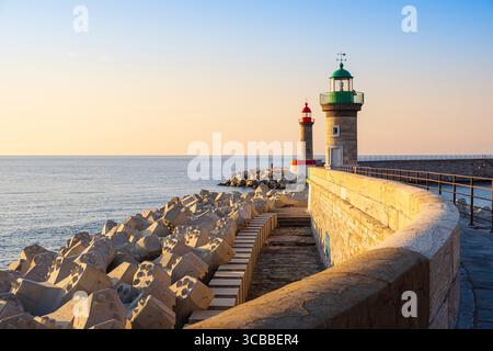 France, haute-Corse, Bastia, la jetée génoise et la jetée Dragon à l'entrée du Vieux Port Banque D'Images