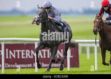 10 septembre 2023, Kildare, États-Unis : Fallen Angel (2) monté par Daniel Tudhope remporte les Moyglare Stud Stakes (Groupe 1) à l'hippodrome de Curragh à Kildare, Irlande le 10 septembre 2023. KAZ Ishida/Eclipse Sportswire/CMS (crédit image : © KAZ Ishida/Eclipse Sportswire/CA/CSM via ZUMA Press Wire) Banque D'Images