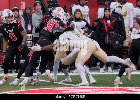 23 novembre 2023 : Utes Running Back Dijon Stanley (30 ans) en action pendant le match avec les Buffaloes du Colorado et les Utah Utes au stade Rice-Eccles à Salt Lake Utah. David Seelig/Cal Sport Medi (crédit image : © David Seelig / Cal Sport Media/CSM via ZUMA Press Wire) Banque D'Images