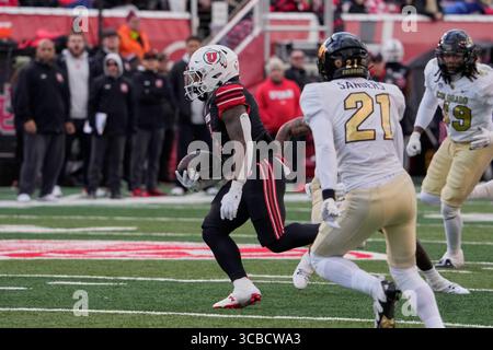 23 novembre 2023 : Utes Running back Jaylon Glover (1) en action pendant le match avec Colorado Buffaloes et Utah Utes tenu au stade Rice-Eccles à Salt Lake Utah. David Seelig/Cal Sport Medi (crédit image : © David Seelig / Cal Sport Media/CSM via ZUMA Press Wire) Banque D'Images