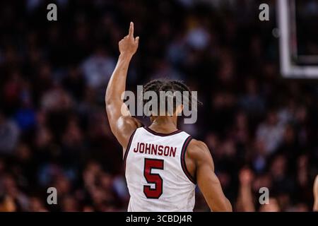 28 novembre 2023 : la garde des Gamecocks de Caroline du Sud Meechie Johnson (5) célèbre pendant la première mi-temps contre les Gamecocks de Caroline du Sud dans le match de basket-ball de la NCAA au Colonial Life Arena à Columbia, SC. (Scott Kinser/CSM) (image de crédit : © Scott Kinser/CSM via ZUMA Press Wire) Banque D'Images