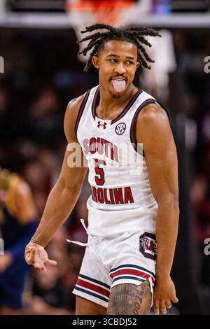 28 novembre 2023 : la garde des Gamecocks de Caroline du Sud, Meechie Johnson (5), célèbre après un panier de trois points contre les notre Dame Fighting Irish lors du match de basket-ball de la NCAA au Colonial Life Arena à Columbia, Caroline du Sud. (Scott Kinser/CSM) (image de crédit : © Scott Kinser/CSM via ZUMA Press Wire) Banque D'Images