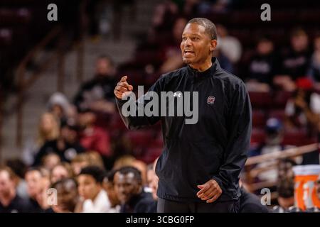 2 novembre 2022 : Lamont Paris, entraîneur-chef des Gamecocks de Caroline du Sud, lors de la première mi-temps contre les Lions de mars Hill dans le match de basket-ball de la NCAA au Colonial Life Arena à Columbia, Caroline du Sud. (Scott Kinser/Cal Sport Media) (image crédit : © Scott Kinser/CSM via ZUMA Press Wire) Banque D'Images