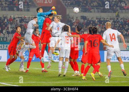 11 novembre 2022, HWASUNG, GYEONGGI, CORÉE DU SUD : 11 novembre 2022-Hwaseong, Corée du Sud-Kim Seunggyu de Corée du Sud (GK) lors du match amical international présenté par Hana Bank Corée du Sud V islande au complexe sportif de Hwaseong à Hwaseong, Corée du Sud. (Crédit image : © Ryu Seung-il/ZUMA Press Wire) Banque D'Images