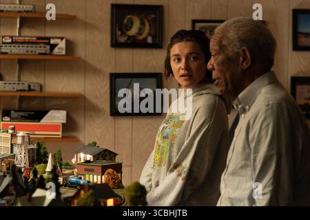 DATE DE SORTIE : 24 mars 2023. TITRE : bonne personne. STUDIO : Metro Goldwyn Mayer RÉALISATEUR : Zach Braff. INTRIGUE : suit Allison, dont la vie s'effondre suite à son implication dans un accident mortel. EN VEDETTE : FLORENCE PUGH dans le rôle d'Allison, MORGAN FREEMAN dans le rôle de Daniel. (Crédit image : © Metro Goldwyn Mayer/Entertainment Pictures/ZUMAPRESS.com) Banque D'Images