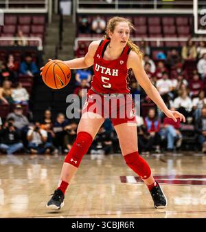 20 janvier 2023 Palo Alto CA, États-Unis la garde de l'Utah Gianna Kneepkens (5) définit le match de basket féminin de la NCAA entre les Utah Utes et le Cardinal de Stanford. Stanford Beat Utah 74-62 au Maples Pavilion Palo Alto, CA Thurman James /CSM (crédit image : © Thurman James/CSM via ZUMA Press Wire) Banque D'Images