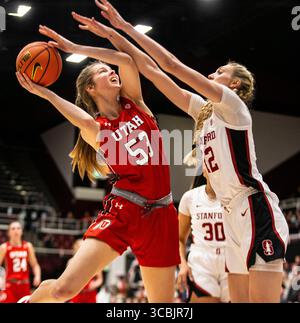 20 janvier 2023 Palo Alto CA, États-Unis L'attaquant de l'Utah Kelsey Rees (53) se dirige vers le panier lors du match de basket féminin de la NCAA entre les Utah Utes et le Cardinal de Stanford. Stanford Beat Utah 74-62 au Maples Pavilion Palo Alto, CA Thurman James /CSM (crédit image : © Thurman James/CSM via ZUMA Press Wire) Banque D'Images