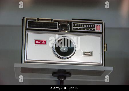 Le modèle KODAK 100 a été l'un des premiers appareils photo Instamatic de Kodak commercialisés aux États-Unis Banque D'Images