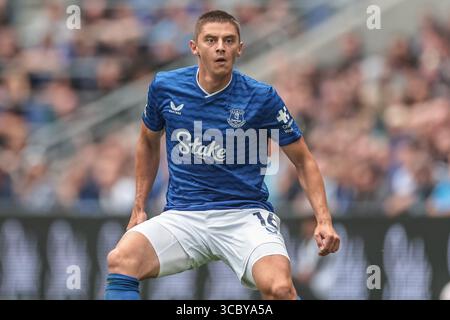 Liverpool, Royaume-Uni. 09 août 2025. Vitaliy Mykolenko d'Everton lors du match amical de pré-saison Everton vs A.S. Roma au Hill Dickinson Stadium, Liverpool, Royaume-Uni, le 9 août 2025 (photo par Mark Cosgrove/News images) à Liverpool, Royaume-Uni le 8/9/2025. (Photo de Mark Cosgrove/News images/SIPA USA) crédit : SIPA USA/Alamy Live News Banque D'Images