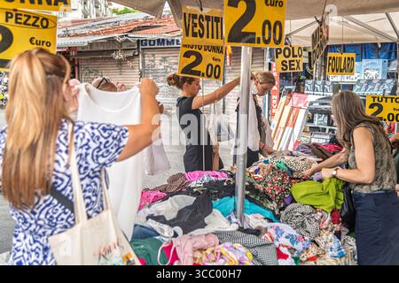 Marché aux puces de Porta Portese, Rome, Italie Banque D'Images