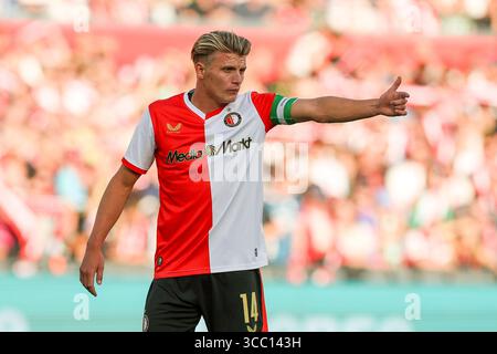 Rotterdam, pays-Bas. 09 août 2025. ROTTERDAM, PAYS-BAS - 9 AOÛT : SEM Steijn de Feyenoord gestes lors du match néerlandais Vriendenloterij Eredivisie entre Feyenoord et le NAC Breda au Stadion Feijenoord le 9 août 2025 à Rotterdam, pays-Bas. (Photo de Hans van der Valk/Orange Pictures) crédit : Orange pics BV/Alamy Live News Banque D'Images