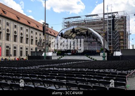 Préparatifs pour le concert de musique classique Klassik am Odeonsplatz par l'Orchestre philharmonique de Munich sur la place publique d'Odeonsplatz à Munich, Allemagne le 1 Banque D'Images