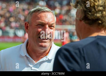 UTRECHT, 10-08-2025 , stade Galgenwaard saison 2025 / 2026 , match de football néerlandais Eredivisie entre Utrecht - Heracles , entraîneur du FC Utrecht Ron Jans Ron Jans Banque D'Images