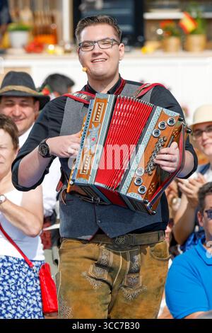Immer Wieder Sonntags 2025 - Folge 9 Rust, 10.8.2025 Dominik Knaller BEI der Live TV Sendung Immer Wieder Sonntags Folge 9 aus dem Wasserpark Rulantica BEI Rust Baden-Würtenberg Deutschland Copyright : xMatthiasxGränzdörferx Banque D'Images