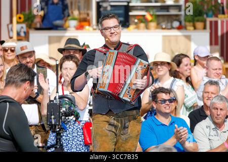 Immer Wieder Sonntags 2025 - Folge 9 Rust, 10.8.2025 Dominik Knaller BEI der Live TV Sendung Immer Wieder Sonntags Folge 9 aus dem Wasserpark Rulantica BEI Rust Baden-Würtenberg Deutschland Copyright : xMatthiasxGränzdörferx Banque D'Images