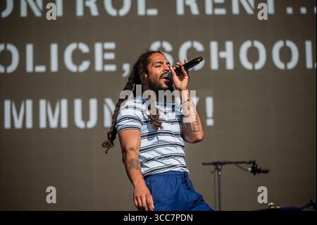 Newquay, Cornouailles, Royaume-Uni. 10 août 2025. Controverse et engagement Bob Vylan au Boardmasters 2025 le duo de Punk rap Bob Vylan se produit au Boardmasters Festival de Newquay le dimanche 10 août, malgré les réactions intenses du public et la controverse politique entourant leur récente apparition à Glastonbury. Crédit : Cornwall News images/Alamy Live News Banque D'Images