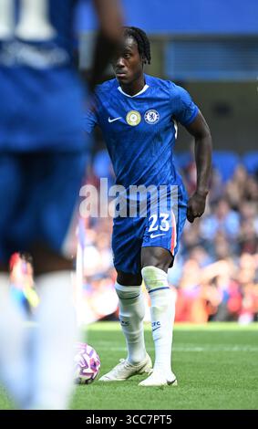 Stamford Bridge, Chelsea, Londres, Royaume-Uni. 10 août 2025. Pré-saison Football Friendly, Chelsea contre AC Milan ; Trevoh Chalobah de Chelsea crédit : action plus Sports/Alamy Live News Banque D'Images