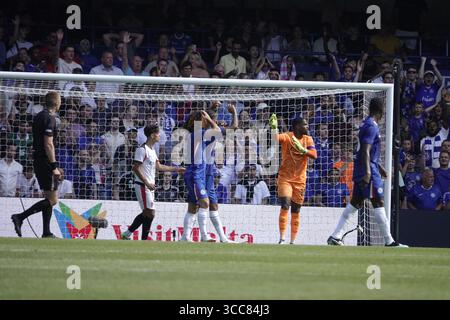 Chelsea, Londres, Royaume-Uni. 10 août 2025. Les joueurs de Chelsea rue cette occasion de marquer lors du Chelsea Football Club vs AC Milan lors du ÔVisit Malta WeekenderÕ Friendly at Stamford Bridge, Londres, Royaume-Uni crédit : Motofoto/Alamy Live News Banque D'Images