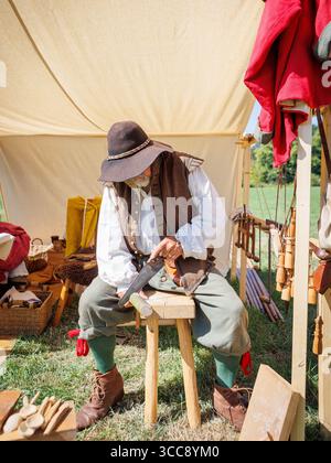 The Sealed Knot a reconstitué la guerre civile du XVIIe siècle de Culcheth dans le Cheshire où royalistes et parlementaires se sont affrontés dans la bataille. Banque D'Images