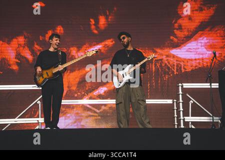 Skanderborg, Danemark. 10 août 2025. Le groupe britannique de musique électronique Clean Bandit donne un concert en direct lors du festival de musique danois SmukFest 2025 à Skanderborg. Banque D'Images