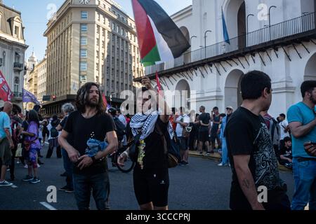 11 novembre 2023, Buenos Aires, Buenos Aires, Argentine : des centaines de drapeaux palestiniens sont vus sur la Plaza de Mayo. (Crédit image : © Daniella Fernandez Realin/ZUMA Press Wire) Banque D'Images