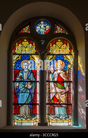 Vitrail du XIIe siècle Sint-Hilariuskerk / église Saint Hilary dans le village Mullem, Oudenaarde, Flandre orientale, Belgique Banque D'Images