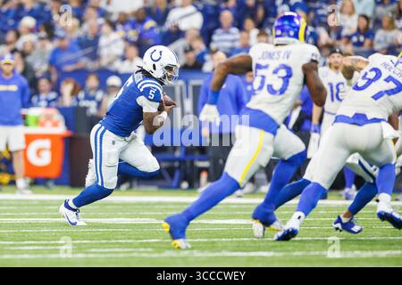 01 octobre 2023 : le quarterback Anthony Richardson (5 ans) des Colts d'Indianapolis court avec le ballon lors d'un match NFL contre les Rams de Los Angeles à Indianapolis, Indiana. Los Angeles a battu Indianapolis 29-23 en prolongation. John Mersits/CSM (crédit image : © John Mersits/CSM via ZUMA Press Wire) Banque D'Images