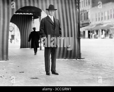 1er juin 2023, Washington, DC, États-Unis : William Randolph Hearst, portrait en pied au Willard Hotel, Washington, DC, États-Unis, Harris & Ewing, 1911 (crédit image : © JT Vintage/Glasshouse via ZUMA Press Wire) Banque D'Images