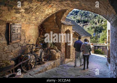 6 février 2022, Barcelone, Espagne : Centre historique de Mura dans la région de Bages, province de Barcelone, Catalogne, Espagne. Sant LlorenÃ§ del Munt i l'Obac Parc naturel Bages Barcelone province Catalogne Espagne (crédit image : © Sergi Reboredo/ZUMA Press Wire) Banque D'Images