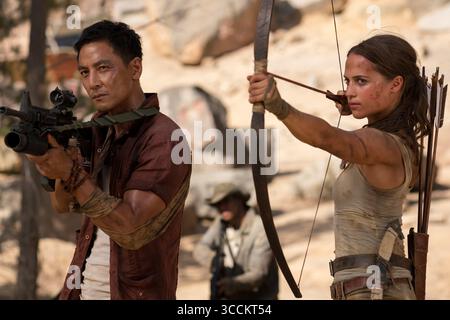 DATE DE SORTIE : 16 mars 2018 TITRE : Tomb Raider STUDIO : MGM RÉALISATEUR : Roar Uthaug INTRIGUE : Lara Croft, la fille farouchement indépendante d'un aventurier disparu, doit se pousser au-delà de ses limites quand elle se retrouve sur l'île où son père a disparu. EN VEDETTE : ALICIA VIKANDER dans le rôle de Lara Croft, Dominic West, Walton Goggins. (Crédit image : © MGM/Entertainment Pictures/ZUMAPRESS.com) Banque D'Images