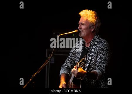 3 novembre 2023, Trondheim, Copenhague, Norvège : Trondheim, Norvège. 03 novembre 2023. Le groupe de rock anglais Smokie donne un concert à Olavshallen à Trondheim. Ici, le chanteur et musicien Pete Lincoln est vu en direct sur scène. (Crédit image : © Tor Atle Kleven/Gonzales photo via ZUMA Press) Banque D'Images