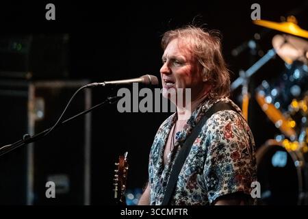 3 novembre 2023, Trondheim, Copenhague, Norvège : Trondheim, Norvège. 03 novembre 2023. Le groupe de rock anglais Smokie donne un concert à Olavshallen à Trondheim. Ici, le chanteur et musicien Mick McConnell est vu en direct sur scène. (Crédit image : © Tor Atle Kleven/Gonzales photo via ZUMA Press) Banque D'Images
