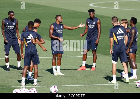 18 août 2023, VALDEBEBAS, MADRID, ESPAGNE : David Alaba lors de la journée de formation du Real Madrid célébrée à Ciudad Deportiva Real Madrid le 18 août 2023, à Valdebebas, Madrid, Espagne. (Crédit image : © Oscar J. Barroso/AFP7 via ZUMA Press Wire) Banque D'Images