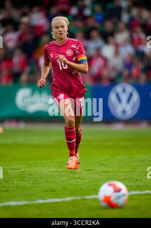 05 juillet 2023 : Pernille Harder (Danemark) contrôle le ballon lors d'un match amical entre les femmes de l'UEFA, Danemark vs Espagne, au stade Gladsaxe, Copenhague, Danemark. Kim Price/CSM (crédit image : © Kim Price/CSM via ZUMA Press Wire) Banque D'Images