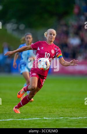 05 juillet 2023 : Pernille Harder (Danemark) contrôle le ballon lors d'un match amical entre les femmes de l'UEFA, Danemark vs Espagne, au stade Gladsaxe, Copenhague, Danemark. Kim Price/CSM (crédit image : © Kim Price/CSM via ZUMA Press Wire) Banque D'Images
