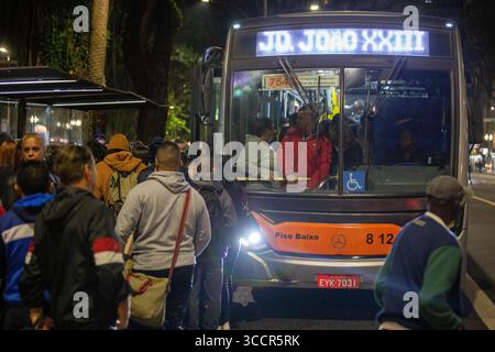 7 juillet 2023, Sao Paulo, Sao Paulo, Brésil : sao paulo, 20 juillet 2023 une panne électrique a paralysé les opérations sur la ligne 4-jaune du métro dans le tronçon entre les stations Fradique Coutinho et HigienÃ³polis ce jeudi après-midi (20), à soo paulo, Brésil (crédit image : © Wagner Vilas/ZUMA Press Wire) Banque D'Images