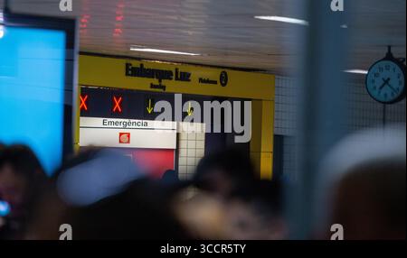 7 juillet 2023, Sao Paulo, Sao Paulo, Brésil : sao paulo, 20 juillet 2023 une panne électrique a paralysé les opérations sur la ligne 4-jaune du métro dans le tronçon entre les stations Fradique Coutinho et HigienÃ³polis ce jeudi après-midi (20), à soo paulo, Brésil (crédit image : © Wagner Vilas/ZUMA Press Wire) Banque D'Images