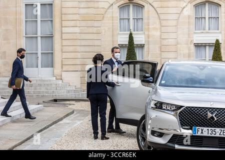 28 avril 2021, Paris, Ile-de-France (région, France : le ministre de la solidarité et de la santé, Olivier Veran, à la sortie du Conseil des ministres, à l'Elysée le 28 avril 2021. (Crédit image : © Sadak Souici/ZUMA Press Wire) Banque D'Images
