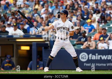 23 juillet 2023 : Sal Frelick (10 ans), joueur de terrain droit des Milwaukee Brewers, est à la batte pendant le match entre les Brewers de Milwaukee et les Braves d'Atlanta à l'American Family Field à Milwaukee, WISCONSIN. Darren Lee/CSM (image de crédit : Banque D'Images
