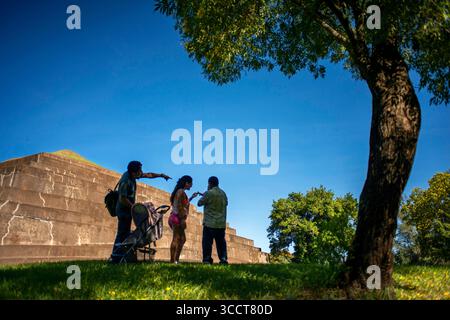 8 novembre 2016, El Salvador : ruines mayas de Tazumal, situées à Chalchuapa, El Salvador, Pyramide principale, site archéologique précolombien, ruines mayas les plus importantes et les mieux préservées du Salvador, Tazumal se traduit par « le lieu où les victimes ont été brûlées », Département de Santa Ana (crédit image : © Sergi Reboredo/ZUMA Press Wire) Banque D'Images