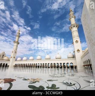 Panorama de la belle mosquée Sheikh Zayed à Abu Dhabi Banque D'Images