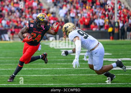 08 octobre 2022 : Maryland Terrapins Running Back Roman Hemby (24 ans) court le ballon pendant le match de football de la NCAA entre les Maryland Terrapins et les Purdue Boilermakers au SECU Stadium de College Park, MD. Reggie Hildred/CSM (crédit image : © Reggie Hildred/CSM via ZUMA Press Wire) Banque D'Images