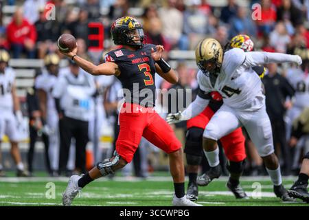 08 octobre 2022 : le quarterback Taulia Tagovailoa (3) des Terrapins du Maryland lance une passe pendant le match de football de la NCAA entre les Terrapins du Maryland et les Purdue Boilermakers au stade SECU de College Park, MD. Reggie Hildred/CSM (crédit image : © Reggie Hildred/CSM via ZUMA Press Wire) Banque D'Images