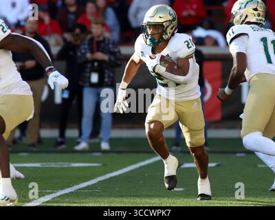 8 octobre 2022 : RB Brian Battle of the South Florida Bulls dirige la balle lors d'un match de football NCAA entre les Bearcats de Cincinnati et les Hoosiers de l'Indiana au Nippert Stadium de Cincinnati, Ohio. Kevin Schultz/CSM (crédit image : © Kevin Schultz/CSM via ZUMA Press Wire) Banque D'Images