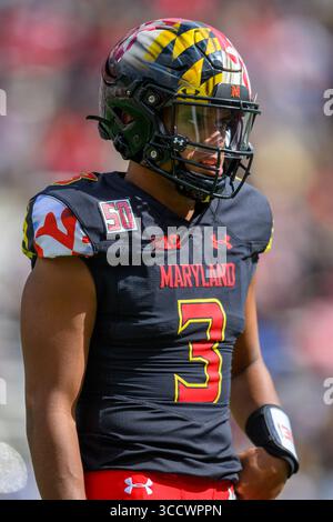 08 octobre 2022 : le quarterback des Terrapins du Maryland Taulia Tagovailoa (3) marche vers le caucus pendant le match de football de la NCAA entre les Terrapins du Maryland et les Purdue Boilermakers au stade SECU de College Park, MD. Reggie Hildred/CSM (crédit image : © Reggie Hildred/CSM via ZUMA Press Wire) Banque D'Images