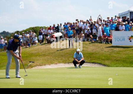 25 juin 2023, Pleneuf, France : STUART MANLEY putts pour un birdie et la victoire de l'Open lors de la 4ème manche du Golf Blue Green de Pleneuf Val Andre le 25 juin 2023 à Pleneuf, France. (Crédit image : © Glenn Gervot/ZUMA Press Wire) Banque D'Images