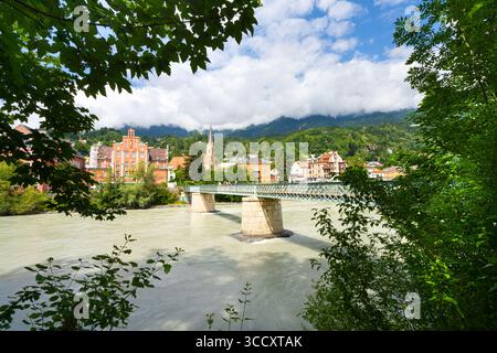 Innsbruck, Autriche. 1er août 2025. Vue panoramique sur la passerelle Emile Béthouart au centre de la ville Banque D'Images