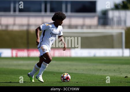 12 août 2023, VALDEBEBAS, MADRID, ESPAGNE : Peter Gonzalez de RM Castilla en action lors du match amical joué entre le Real Madrid Castilla et le CD Fuenlabrada au stade Alfredo Di Stefano le 12 août 2023, à Valdebebas, Madrid, Espagne. (Crédit image : © Oscar J. Barroso/AFP7 via ZUMA Press Wire) Banque D'Images
