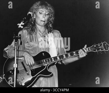 Joni Mitchell, Civic Center, Providence, Rhode Island, États-Unis (crédit image : © Arthur D’Amario III/ZUMA Press Wire) Banque D'Images